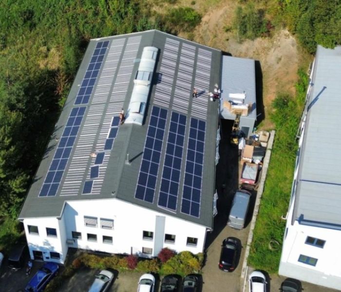 Neue Photovoltaik Energie für Becker und Bierbrauer Modellbau in (Foto: Osnatech GmbH)